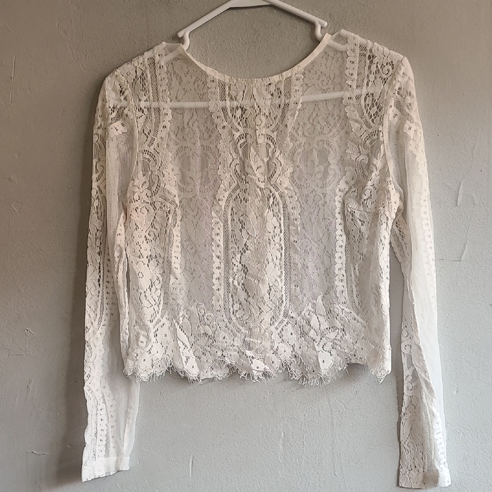 Women's junior medium white lace long sleeve slight cropped top shirt back zip
